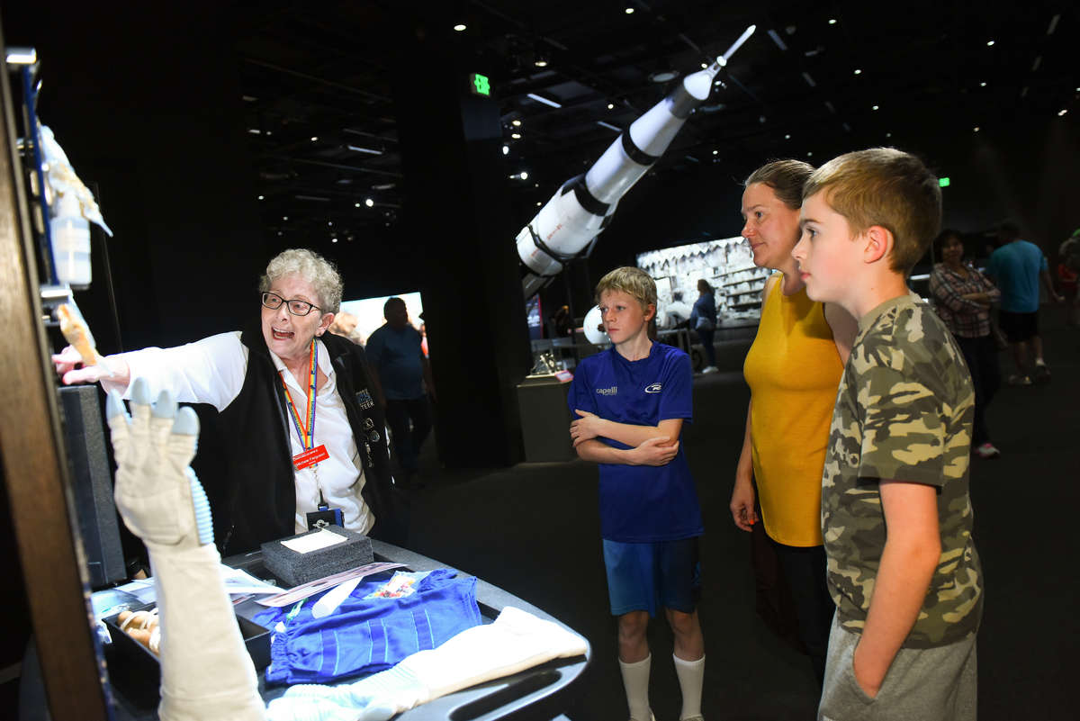 DMNS Apollo 0201 1201X801 D21b45d (1)